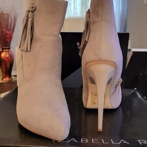 Izabella Rue Cream Heeled Boots with Elegant Pointed Toe